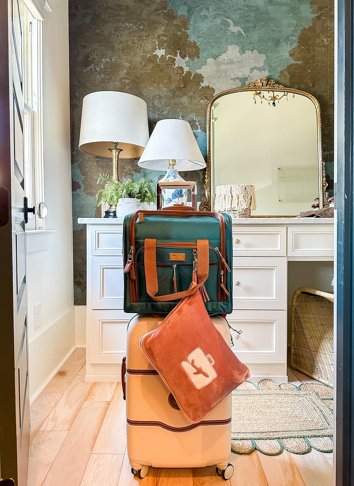 Travel Must Haves! Under-seat Bag, Carry On, and Pillow Blanket